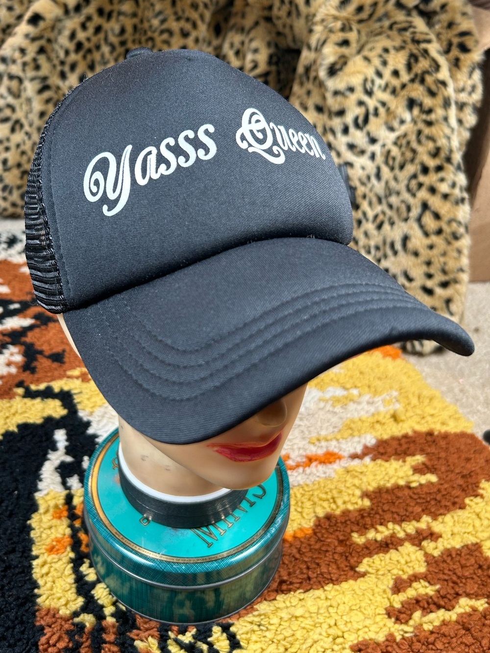 CHARLOTTE RUSSE, Yasss Queen trucker hat!!